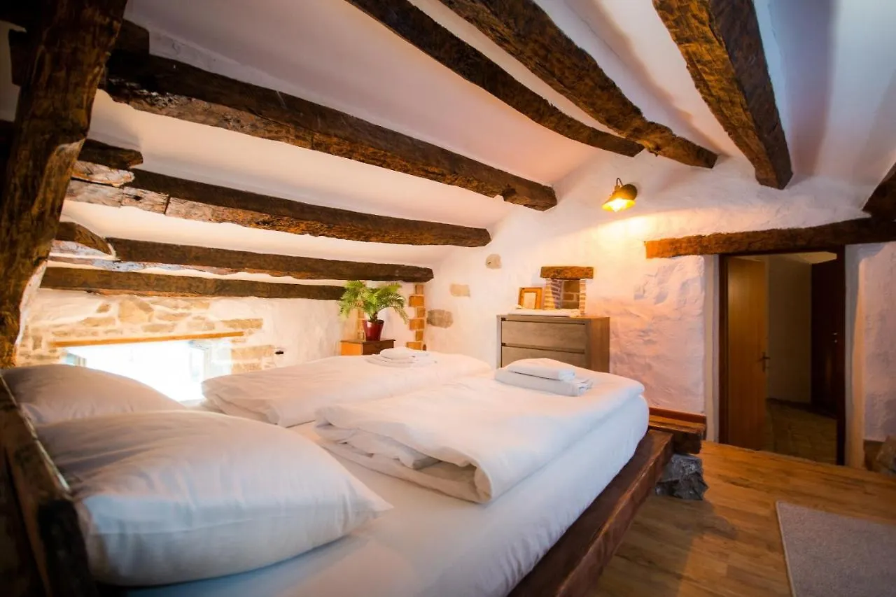 Apartamento Villa Kotli Stone House